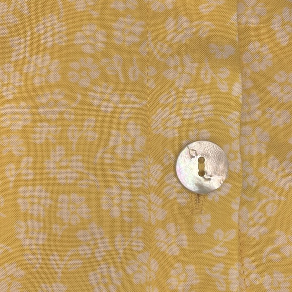 H&M DIVIDED PRINTED MINI TWIRL SKIRT • YELLOW WITH WHITE FLORAL PATTERN • SIZE 6 - Picture 7 of 10